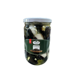 زيتون اسود محشي لبنة وزن 660 غرام